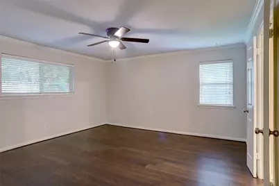 9424 Hunters Creek Drive, Dallas, TX 75243 - Photo 18