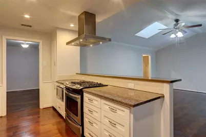 9424 Hunters Creek Drive, Dallas, TX 75243 - Photo 12