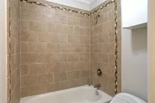 9424 Hunters Creek Dr, Dallas, TX 75243 - Photo 20