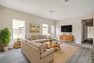 1005 E Tucker Street, Fort Worth, TX 76104 - Photo 2