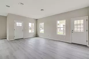 1005 E Tucker St, Fort Worth, TX 76104 - Photo 10