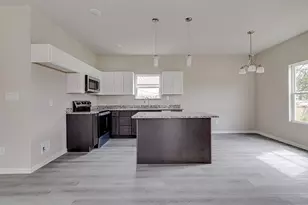 1005 E Tucker St, Fort Worth, TX 76104 - Photo 12