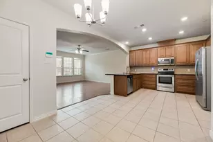 2559 Sarah Ln, Lewisville, TX 75056 - Photo 6