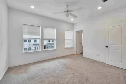 9916 Hennings Street, Irving, TX 75063 - Photo 18