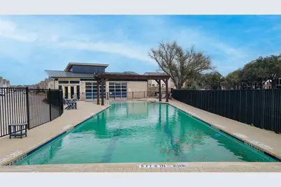 9916 Hennings Street, Irving, TX 75063 - Photo 30