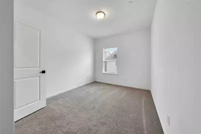 9916 Hennings Street, Irving, TX 75063 - Photo 28