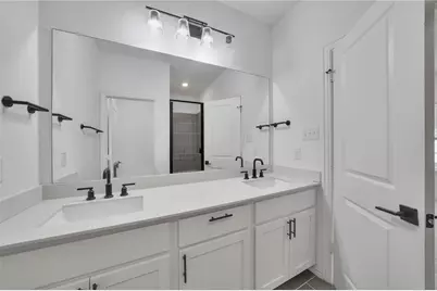 9916 Hennings Street, Irving, TX 75063 - Photo 22