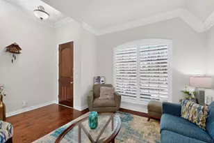 8715 Lindenwood Ln, Irving, TX 75063 - Photo 8