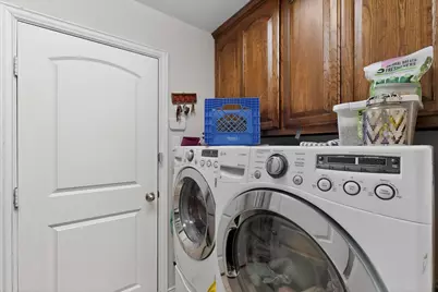 8715 Lindenwood Lane, Irving, TX 75063 - Photo 38