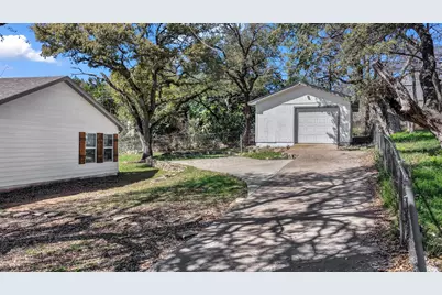 1830 Hitching Post Road, Granbury, TX 76049 - Photo 32