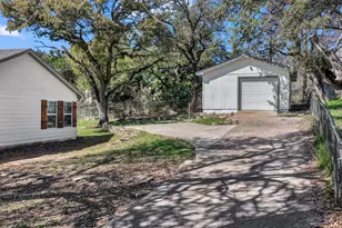 1830 Hitching Post Rd, Granbury, TX 76049 - Photo 32