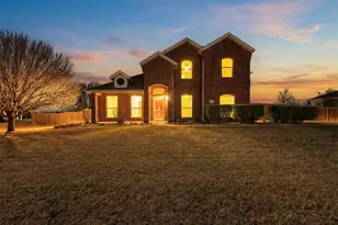 761 Meghann Ln, Waxahachie, TX 75167 - Photo 2