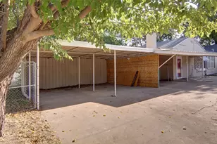 730 Indiana St, Graham, TX 76450 - Photo 6