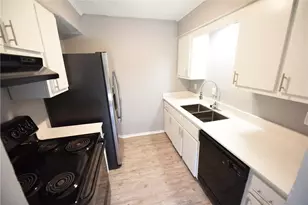 8910-8912 Greenmound Ave, Dallas, TX 75227 - Photo 6