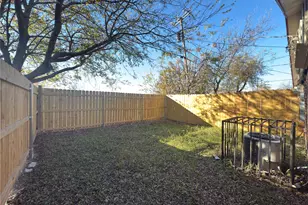 8910-8912 Greenmound Ave, Dallas, TX 75227 - Photo 12