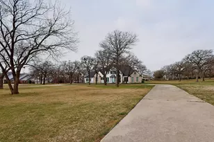 531 E Hickory Ridge Cir, Argyle, TX 76226 - Photo 36