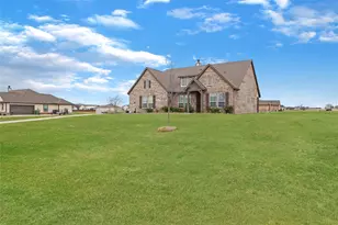 189 Chester Rd, Springtown, TX 76082 - Photo 2