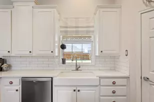 319 Winding Creek Ln, Waco, TX 76657 - Photo 14
