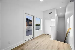 2203 Hondo Ave, Dallas, TX 75219 - Photo 18