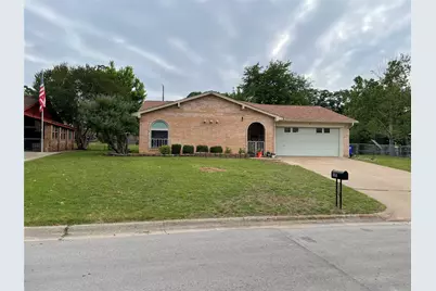 1004 Gladstone Avenue, Azle, TX 76020 - Photo 1