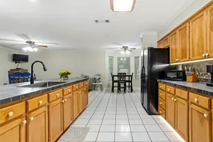 1004 Gladstone Ave, Azle, TX 76020 - Photo 6