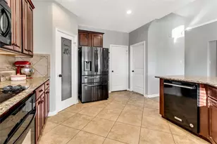 208 Atlantic Ave, Waxahachie, TX 75165 - Photo 14