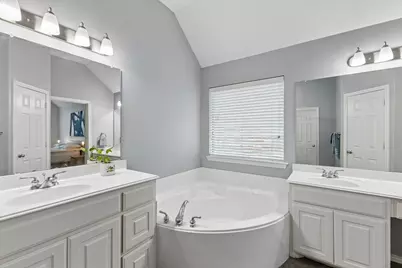 1801 Van Landingham Drive, McKinney, TX 75071 - Photo 24