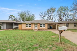 732 W Bullock St, Denison, TX 75020 - Photo 1