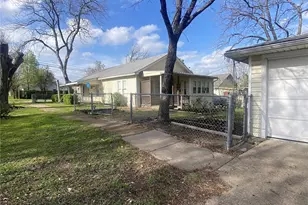 308 N Shawnee St, Ennis, TX 75119 - Photo 4