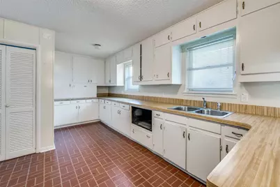 5613 Westcreek Drive, Fort Worth, TX 76133 - Photo 6