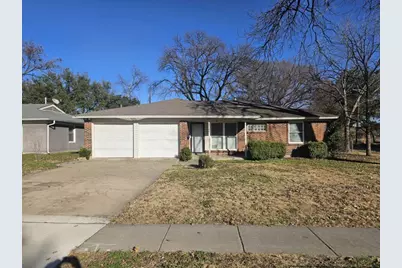 12106 Brisbane Avenue, Farmers Branch, TX 75234 - Photo 2