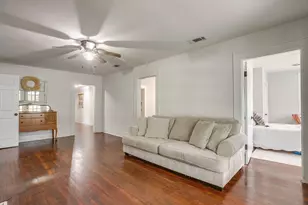 502 NE 6th Ave, Mineral Wells, TX 76067 - Photo 10