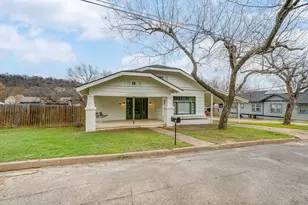 502 NE 6th Ave, Mineral Wells, TX 76067 - Photo 2