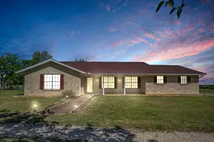 5108 Woodard Ave, Cleburne, TX 76033 - Photo 2