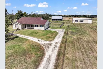 5108 Woodard Avenue, Cleburne, TX 76033 - Photo 2