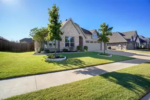 212 Lone Star Dr, Waxahachie, TX 75165 - Photo 2