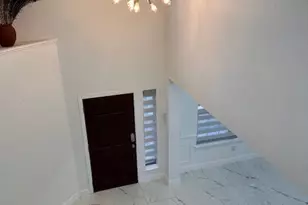 1060 Valley Vista Dr, Irving, TX 75063 - Photo 6