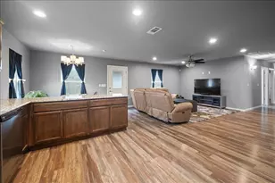 512 Alameda Rd, Azle, TX 76020 - Photo 10