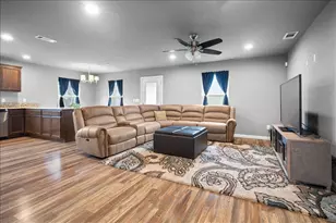 512 Alameda Rd, Azle, TX 76020 - Photo 4