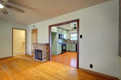 210 E Daugherty Drive, Garland, TX 75041 - Photo 10