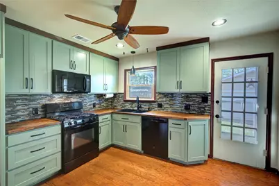 210 E Daugherty Drive, Garland, TX 75041 - Photo 12