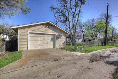 210 E Daugherty Drive, Garland, TX 75041 - Photo 34