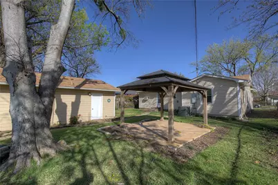 210 E Daugherty Drive, Garland, TX 75041 - Photo 30