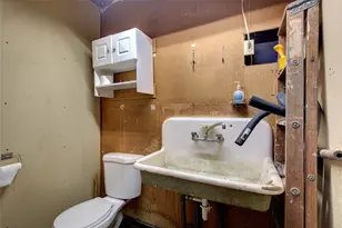 210 E Daugherty Dr, Garland, TX 75041 - Photo 36