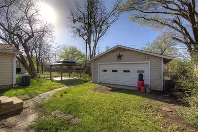 210 E Daugherty Drive, Garland, TX 75041 - Photo 32