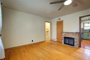 210 E Daugherty Dr, Garland, TX 75041 - Photo 8