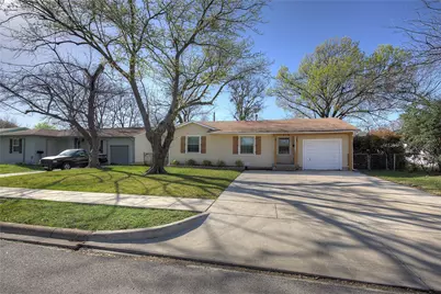 210 E Daugherty Drive, Garland, TX 75041 - Photo 2