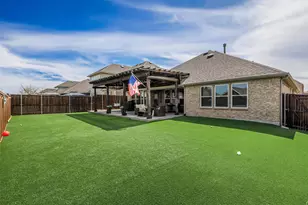 2809 Ranger Ln, Aubrey, TX 76227 - Photo 2