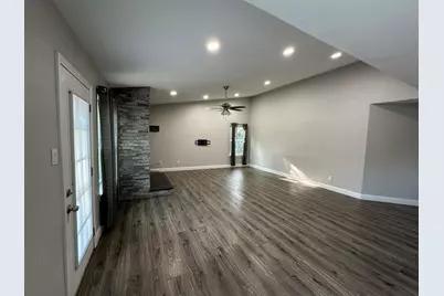 927 S Riverside Drive, Grapevine, TX 76051 - Photo 6