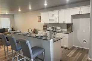 8424 10th Pl, Lubbock, TX 79416 - Photo 2